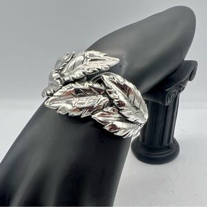 Vintage silver tone leafy hinged statement bracelet